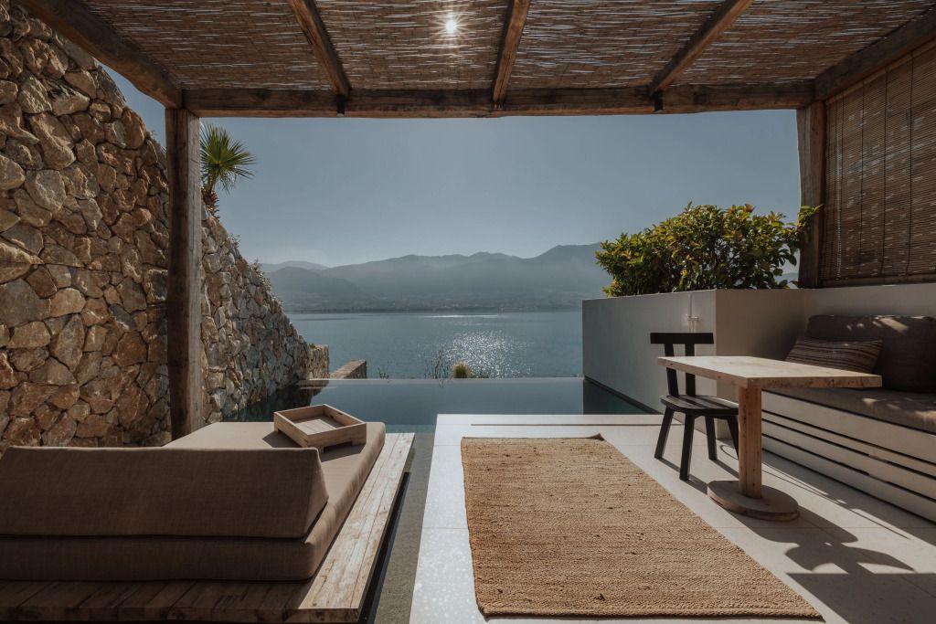 Suite Pool mit Meerblick Boho Style Amethyst Selene Paleros