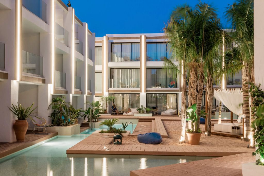 Nativo Hotel Ibiza Swim Up Room.JPEG